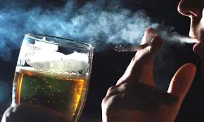NHỮNG THÓI QUEN SINH HOẠT CÓ THỂ GÂY SẠM NÁM NẶNG HƠN